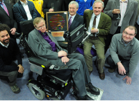 Hawking : « L’intelligence artificielle pourrait mettre fin à l’humanité »